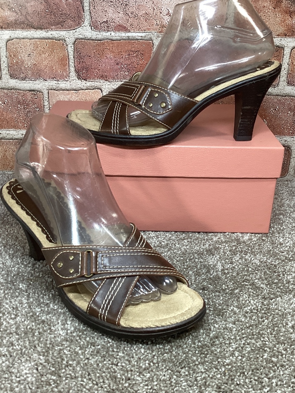 Maurices women’s browns slide Heel mule sandals size 8